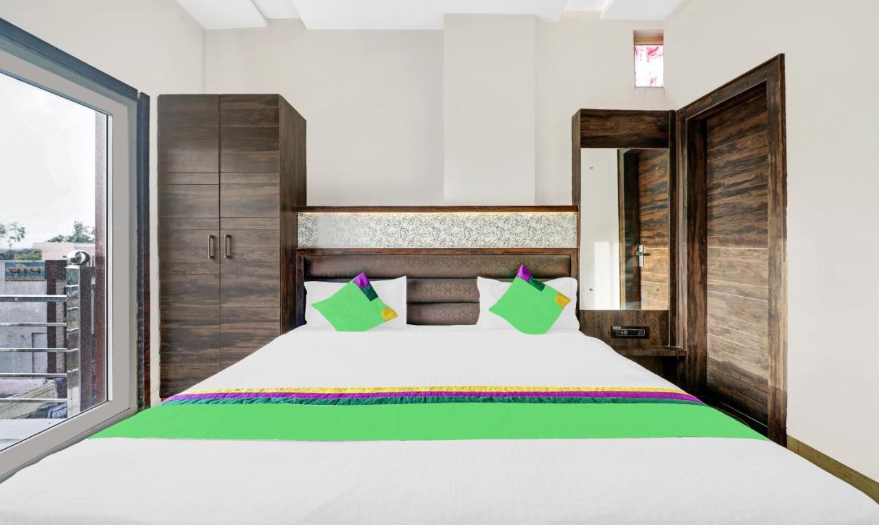 Itsy Hotels Anjali Mahal 500, Mtrs From Mathura Railway Station Exteriér fotografie