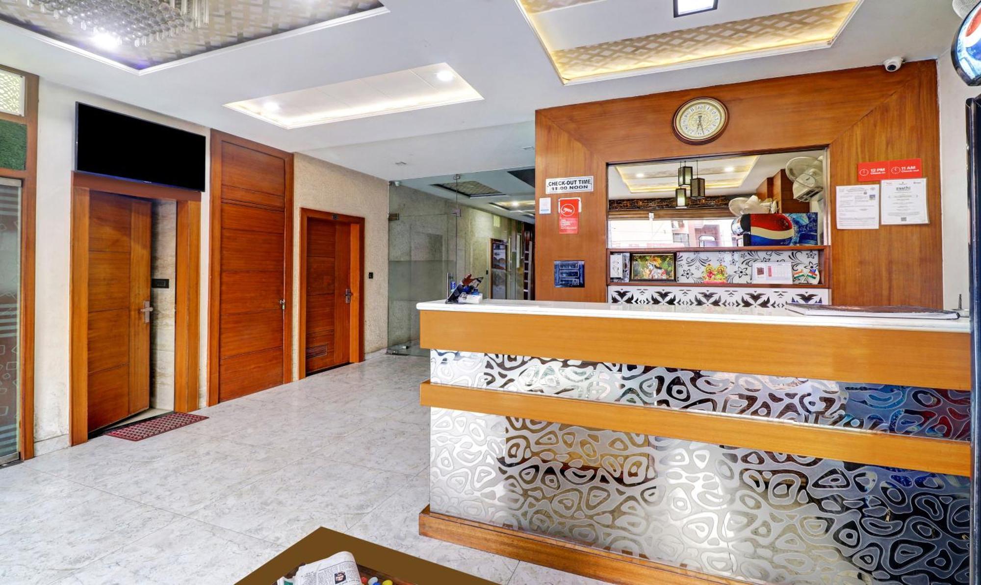 Itsy Hotels Anjali Mahal 500, Mtrs From Mathura Railway Station Exteriér fotografie