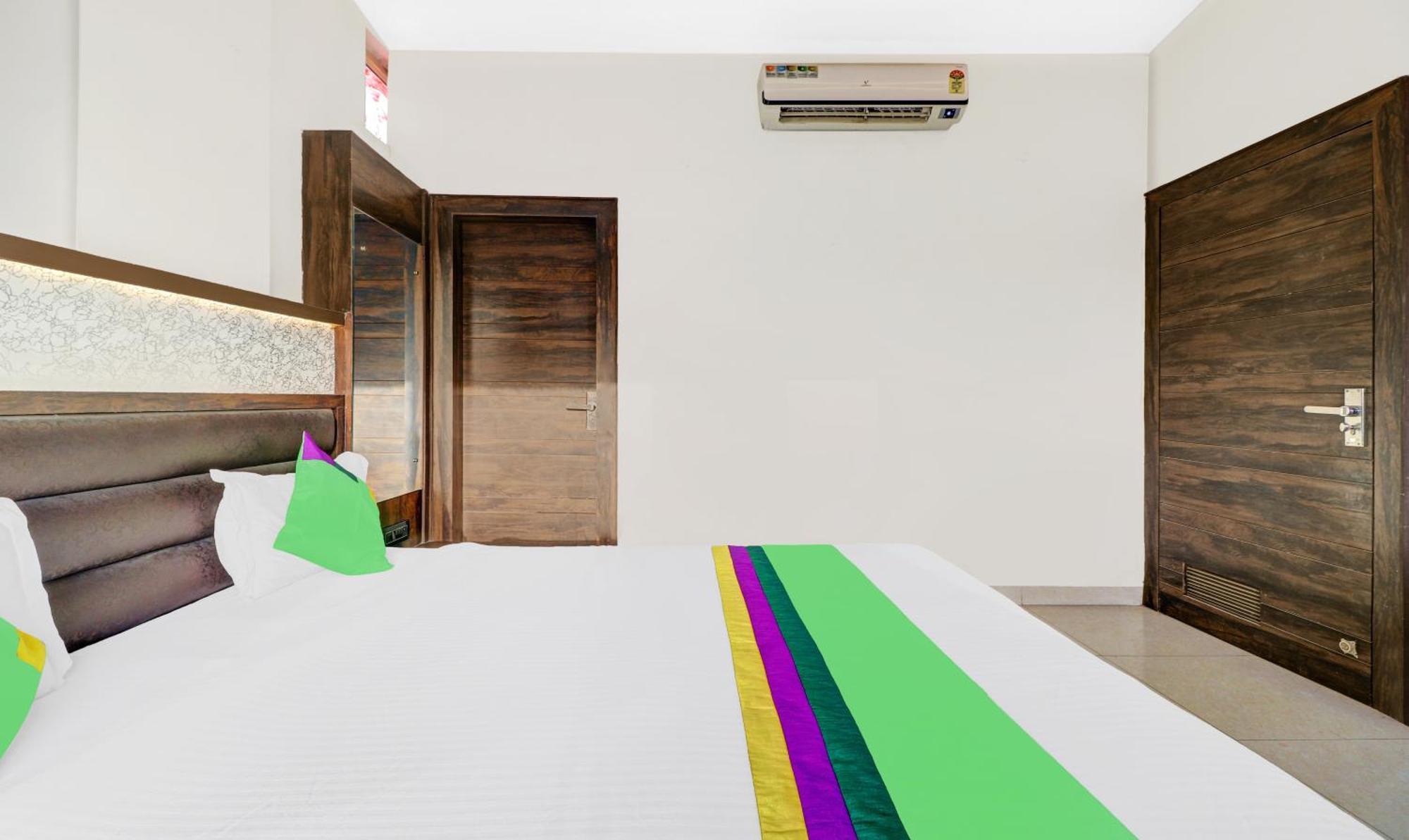 Itsy Hotels Anjali Mahal 500, Mtrs From Mathura Railway Station Exteriér fotografie
