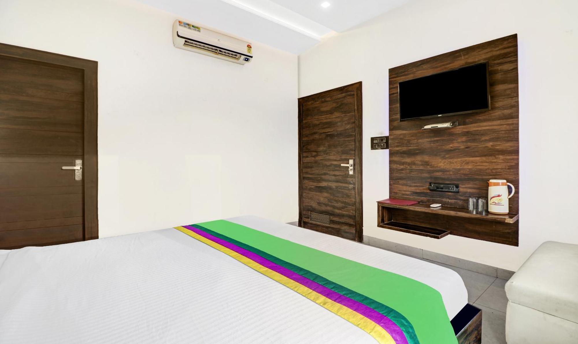 Itsy Hotels Anjali Mahal 500, Mtrs From Mathura Railway Station Exteriér fotografie