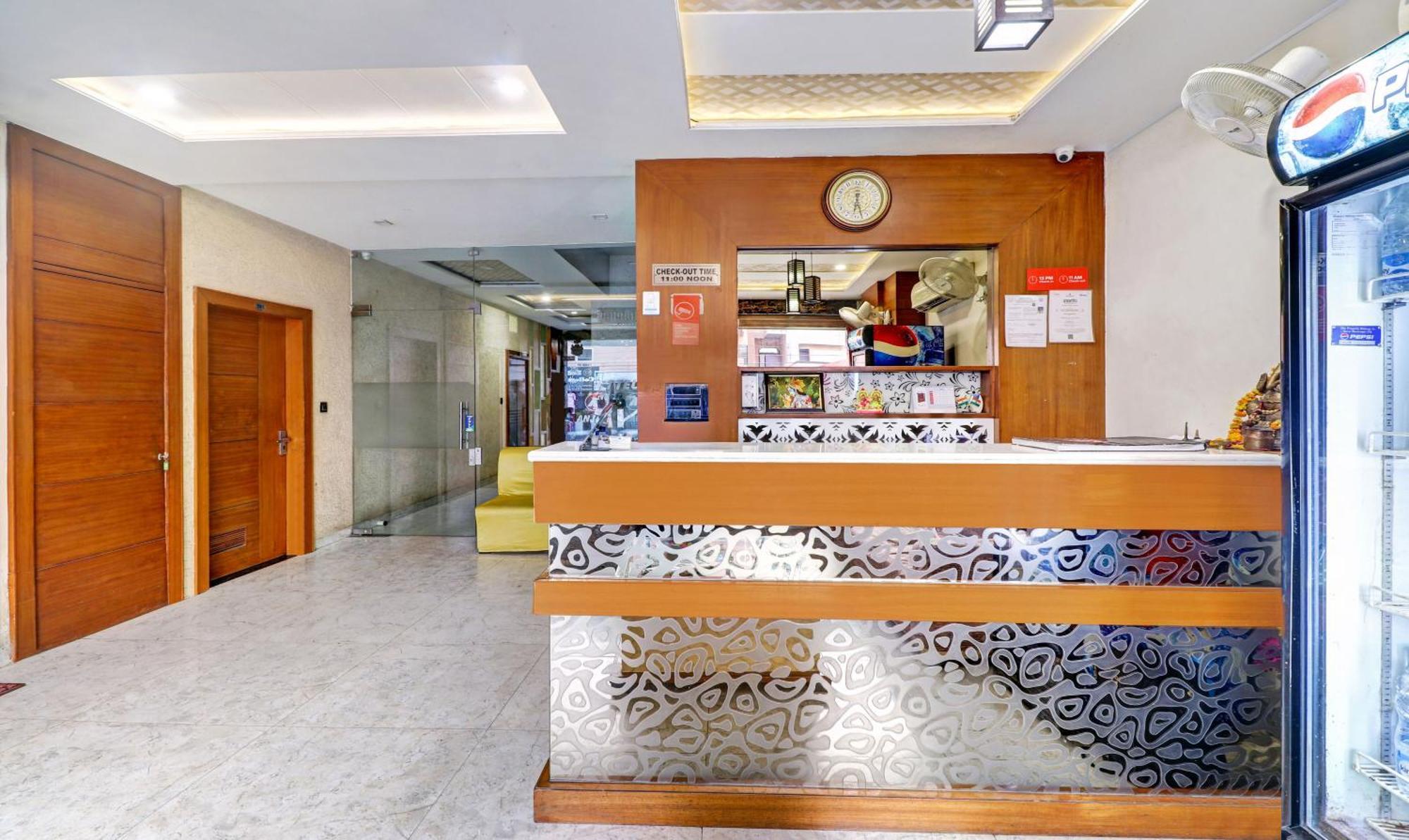 Itsy Hotels Anjali Mahal 500, Mtrs From Mathura Railway Station Exteriér fotografie